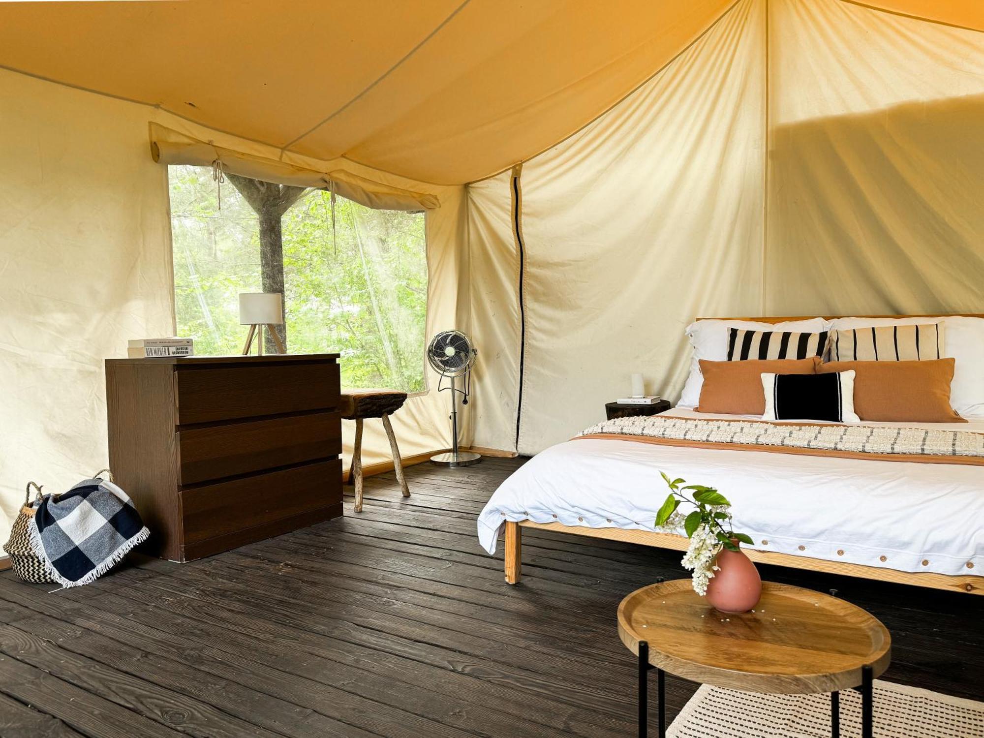 Boho Park Glamping